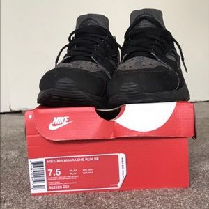 Nike Huarache SE